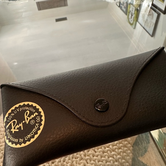 Ray-Ban Black Sunglasses Case - Picture 4 of 5
